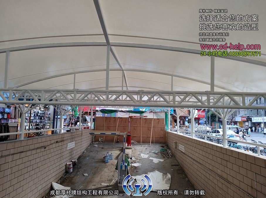 九龙广场通道膜结构工程照片6_成都膜结构案例