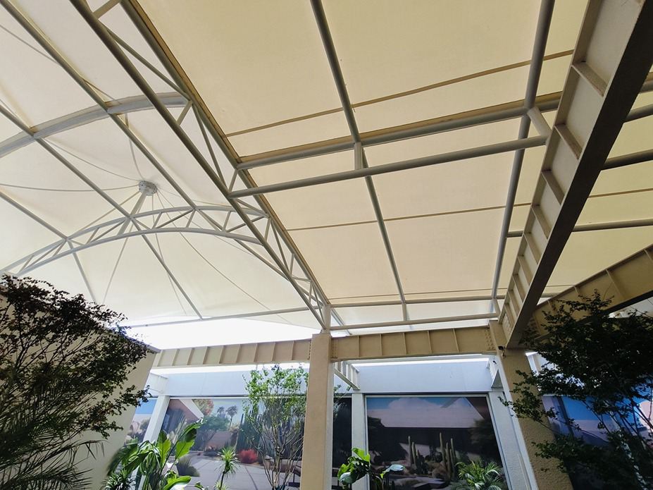 云南昆明远大云锦售楼部屋顶膜结构工程照片7_成都膜结构案例