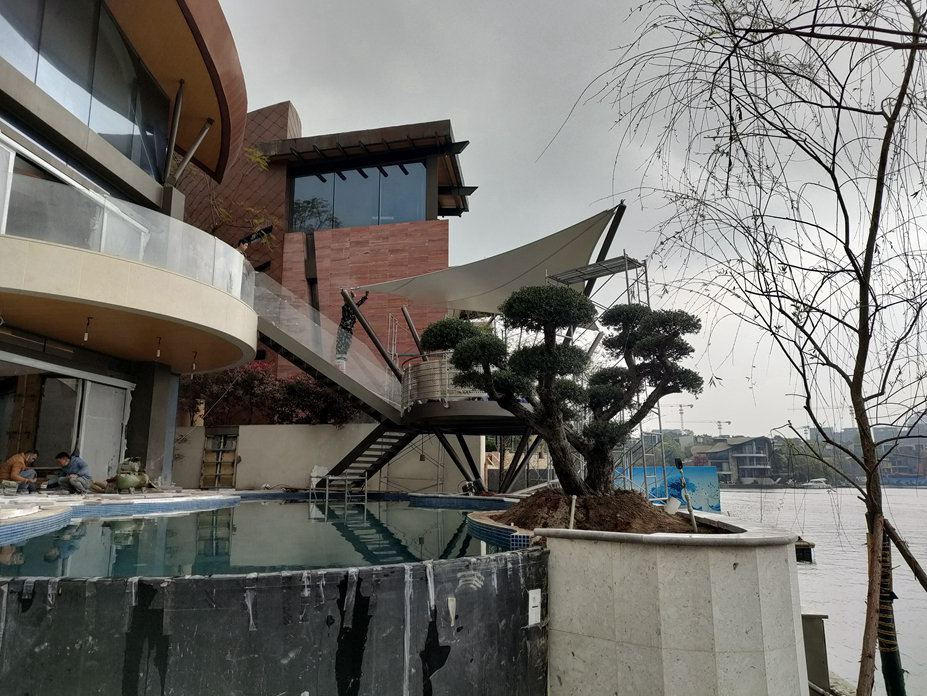 华阳黑珍珠麒麟荟别墅膜结构工程照片8_成都膜结构案例