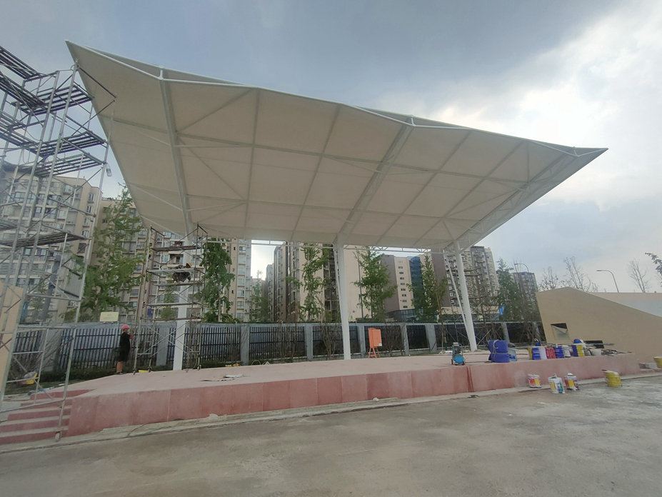 双流学校看台膜结构工程照片8_成都膜结构案例