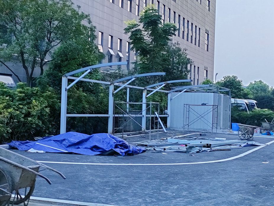 四川应急办车棚膜结构工程照片3_成都膜结构案例