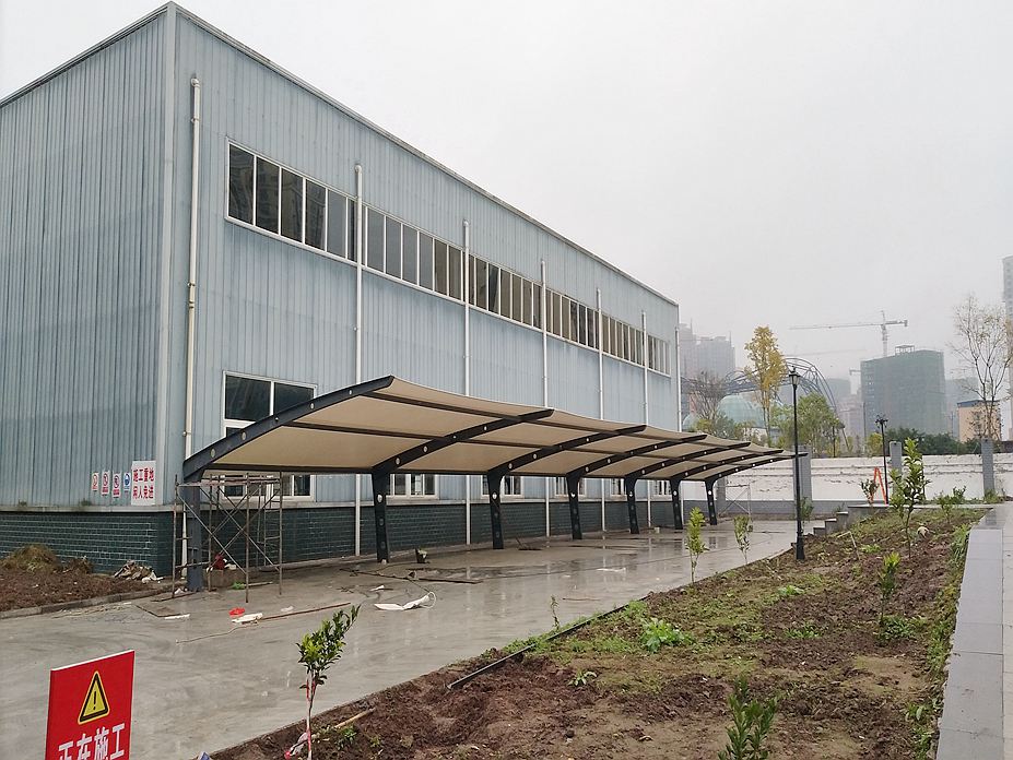 广安烟草公司停车棚膜结构工程照片10_成都膜结构案例