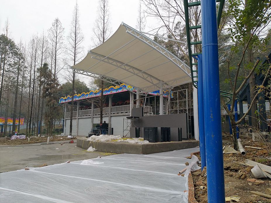 成都塔子山游乐园舞台膜结构工程照片12_成都膜结构案例