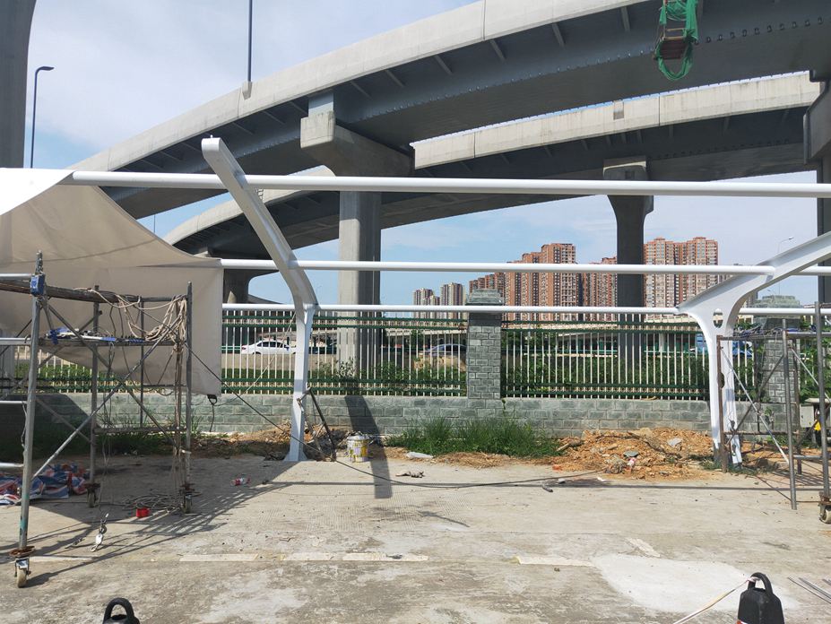 成都成渝立交公路管理处停车棚膜结构工程照片4_成都膜结构案例