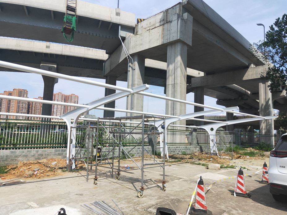 成都成渝立交公路管理处停车棚膜结构工程照片5_成都膜结构案例