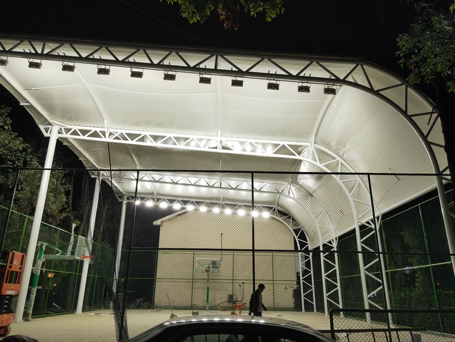 成都成飞宾馆篮球场遮阳膜结构