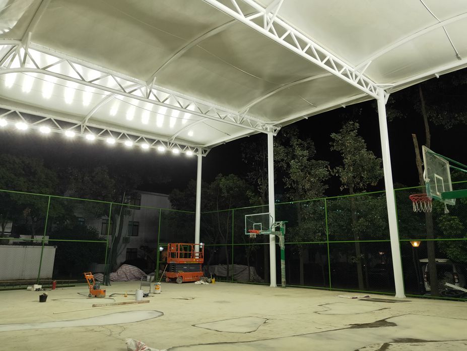 成都成飞宾馆篮球场遮阳膜结构工程照片3_成都膜结构案例