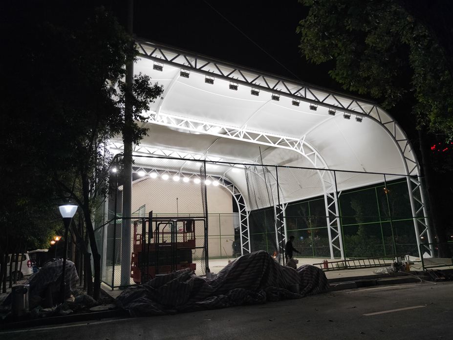 成都成飞宾馆篮球场遮阳膜结构工程照片10_成都膜结构案例