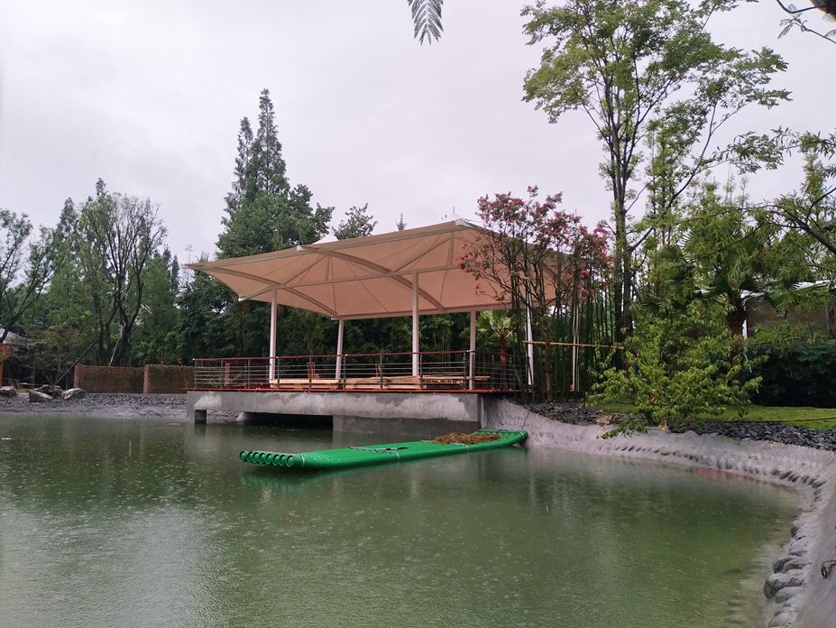 成都指路村观景台遮阳膜结构工程照片10_成都膜结构案例