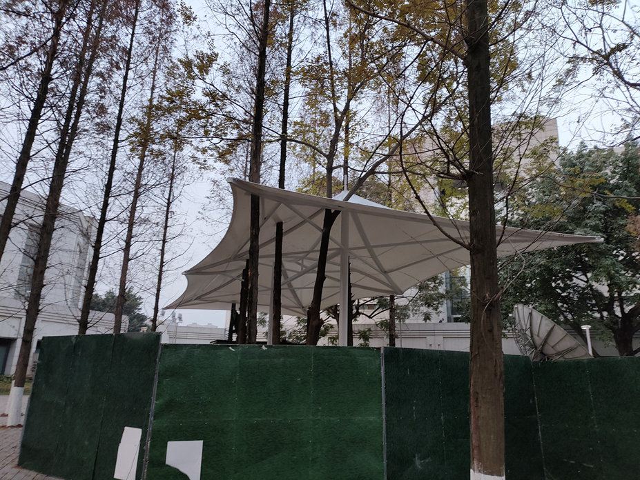 成都电子科大雷达车遮阳膜结构工程照片8_成都膜结构案例