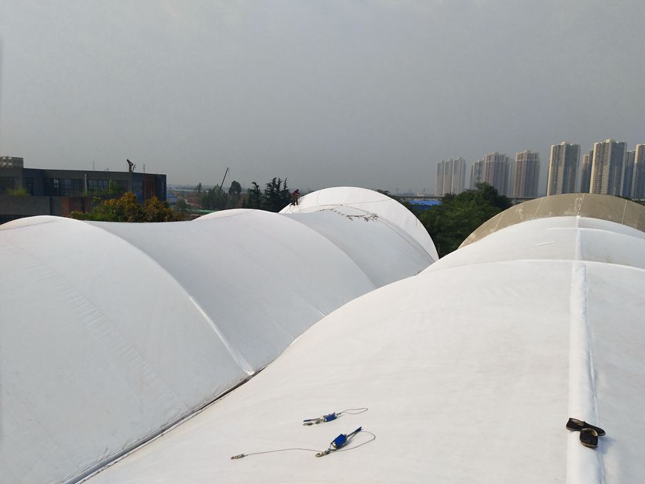 成都锦江区网球场遮阳膜结构工程照片2_成都膜结构案例