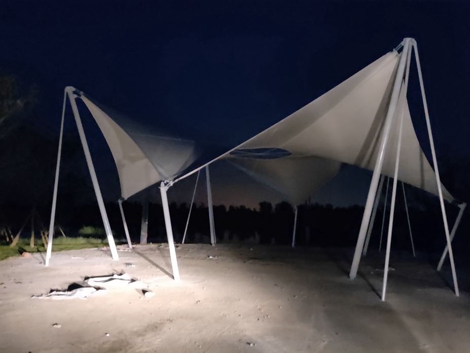 新津红石涵养湿地广场膜结构工程照片11_成都膜结构案例