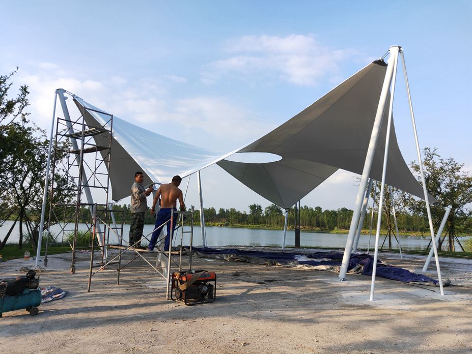 新津红石涵养湿地广场膜结构工程照片12_成都膜结构案例