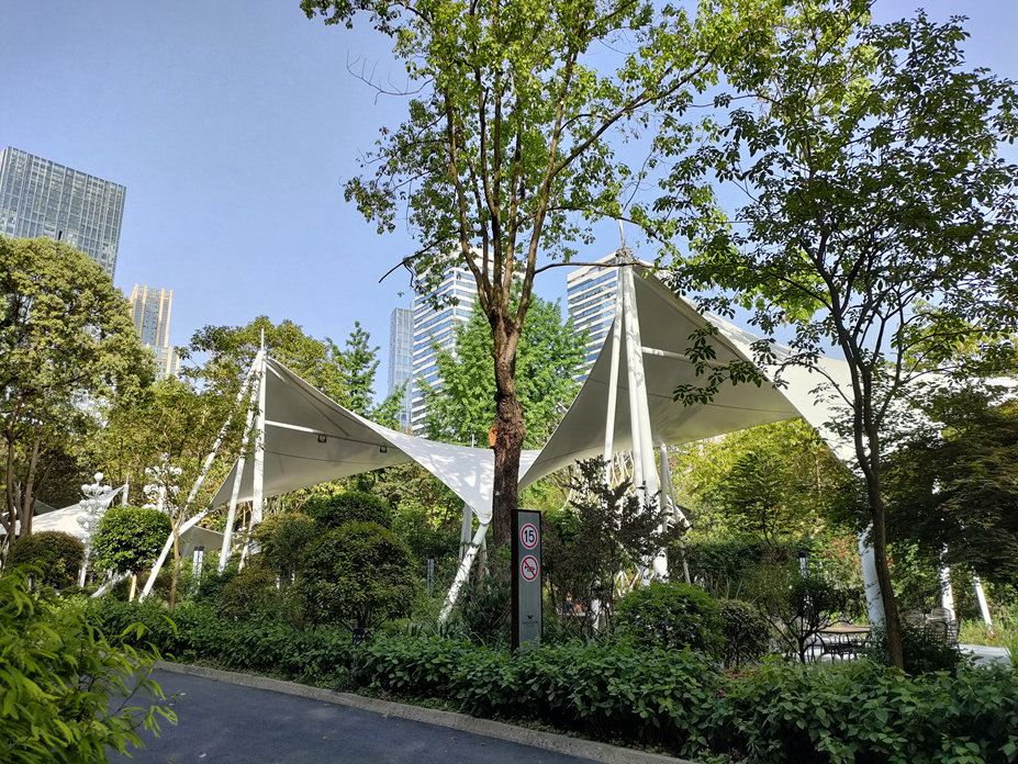 望江宾馆啤酒广场膜结构工程照片2_成都膜结构案例