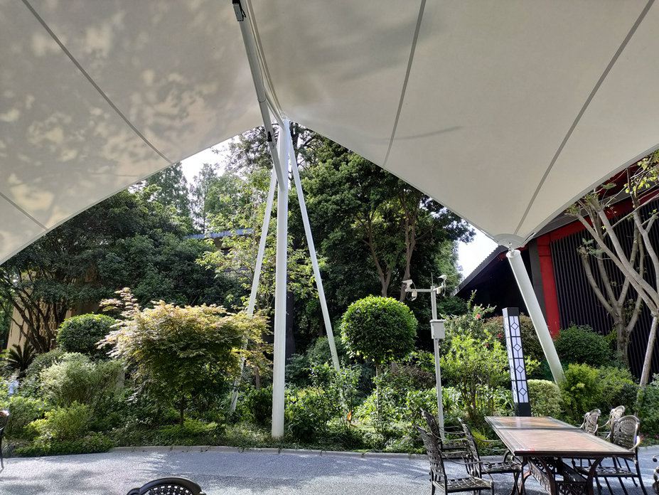 望江宾馆啤酒广场膜结构工程照片9_成都膜结构案例