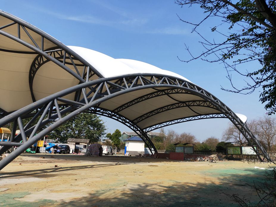 眉山东坡区青少年实践基地广场膜结构工程照片8_成都膜结构案例