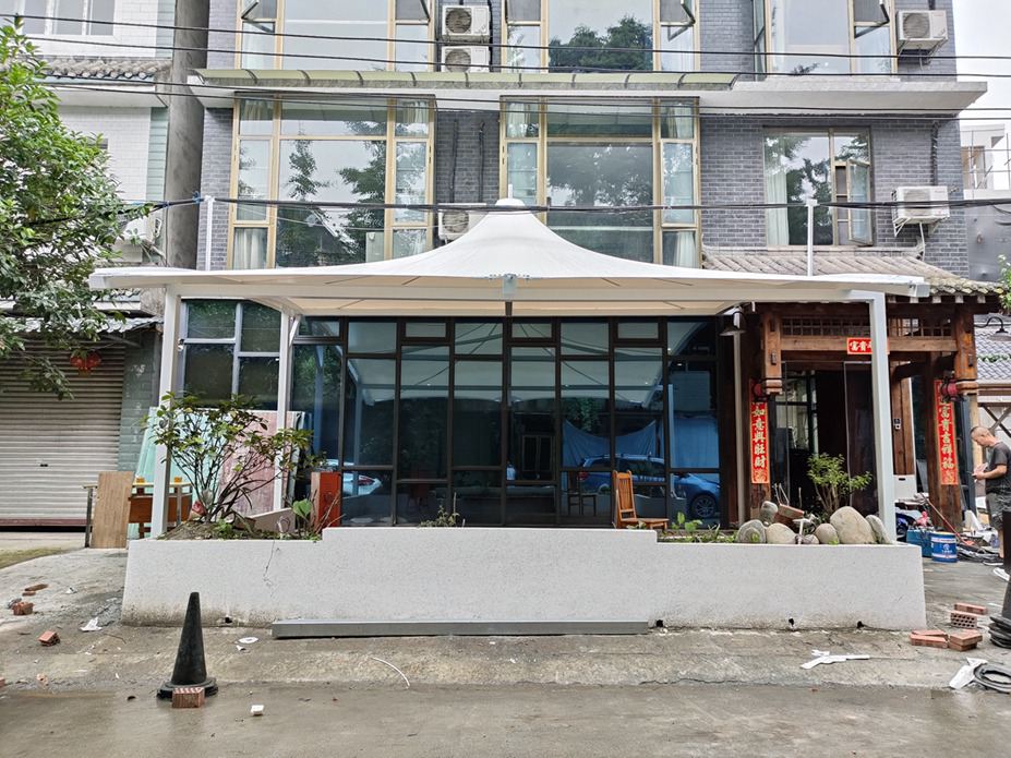 青城时光酒店遮阳膜结构工程照片6_成都膜结构案例
