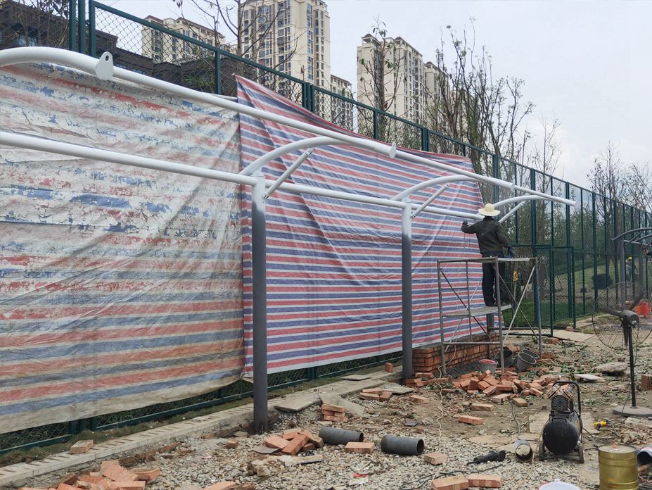 龙泉桃溪川小区休息棚膜结构工程照片2_成都膜结构案例